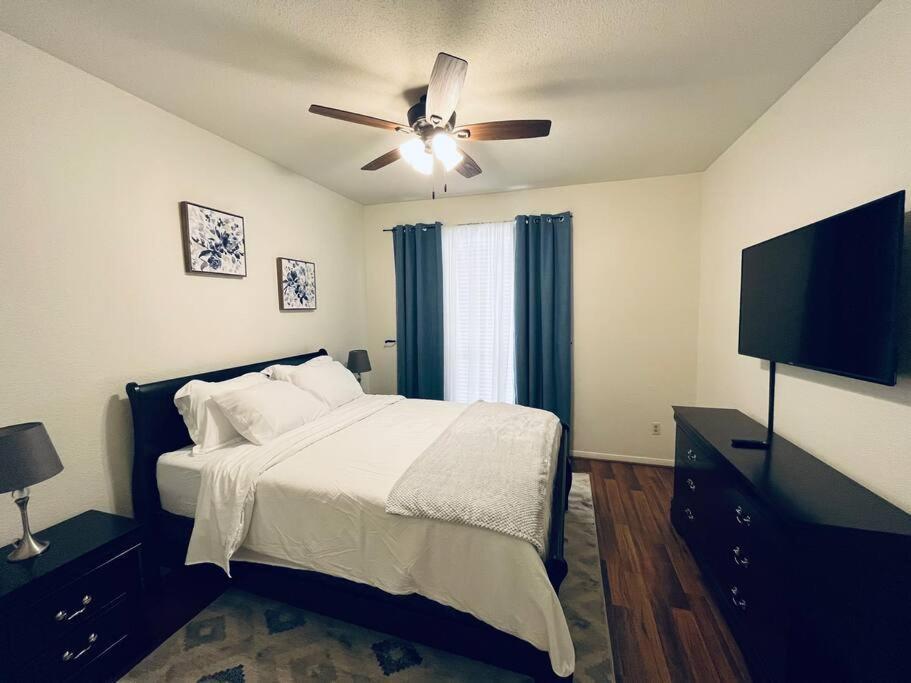 Home Away From Home-Cozy 2 Bdrm Condo/Med Cntr/Nrg Х'юстон Екстер'єр фото