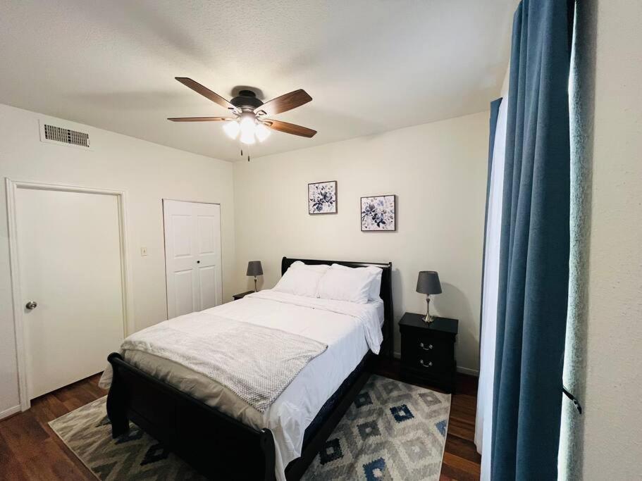 Home Away From Home-Cozy 2 Bdrm Condo/Med Cntr/Nrg Х'юстон Екстер'єр фото