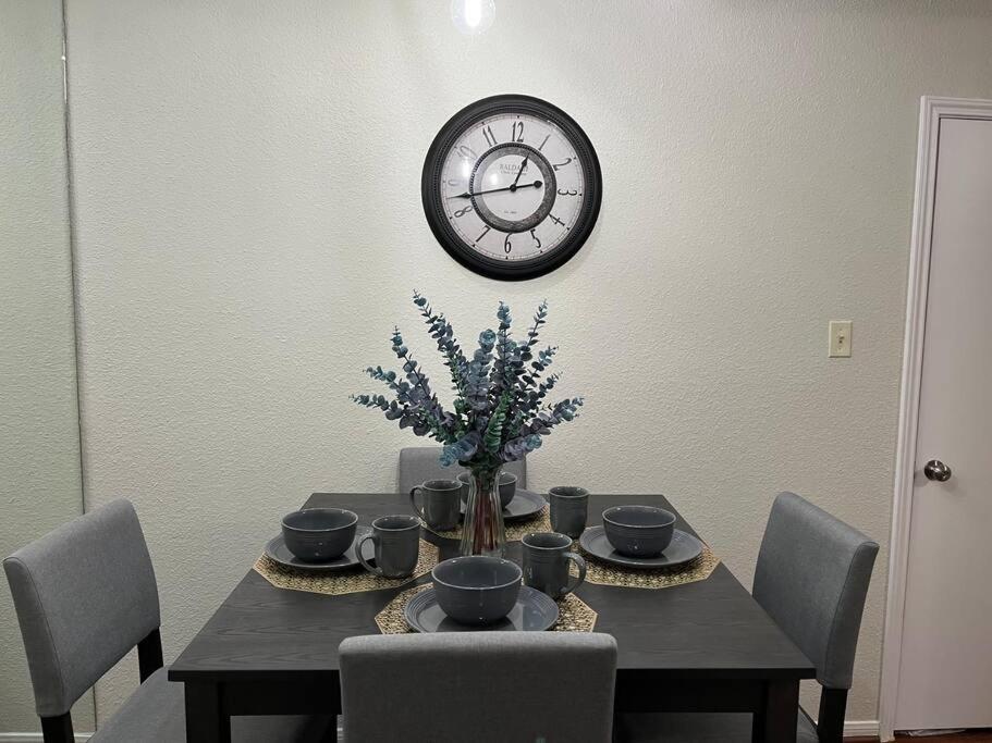 Home Away From Home-Cozy 2 Bdrm Condo/Med Cntr/Nrg Х'юстон Екстер'єр фото