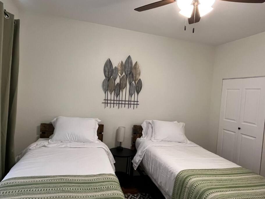 Home Away From Home-Cozy 2 Bdrm Condo/Med Cntr/Nrg Х'юстон Екстер'єр фото
